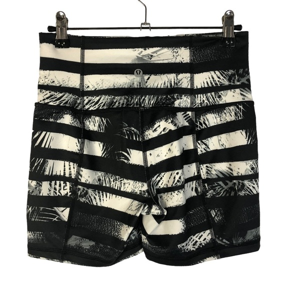 Lululemon Groove Short II Roll Down Shady Palms Black & White Athletic Shorts 4 - Picture 4 of 5